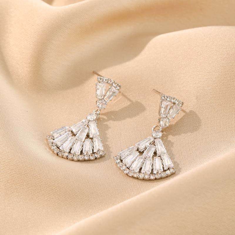 Micro-inlaid Zircon Fan-shaped Personalized With An Elegant Design Versatile Earrings