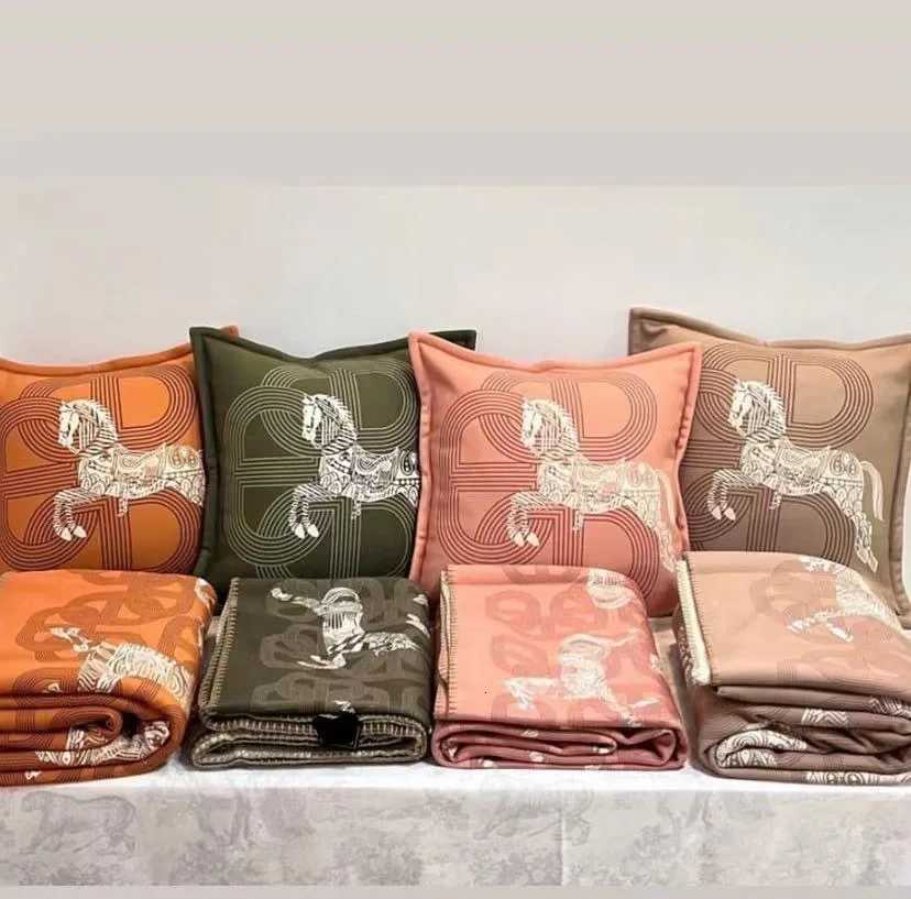 Horse Pattern Wool Cushion Cover Blanket Decorative Throw Pillow Case for Modern Nordic Living Room & SofaT260304
