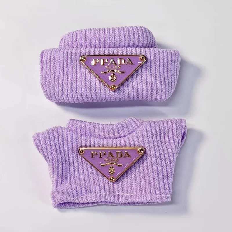 Red Triangle Badge Knit Set with Beanie & Sweatshirt for 10cm & 40cm V4 Labubu Dolls Festive Holiday GiftT260304