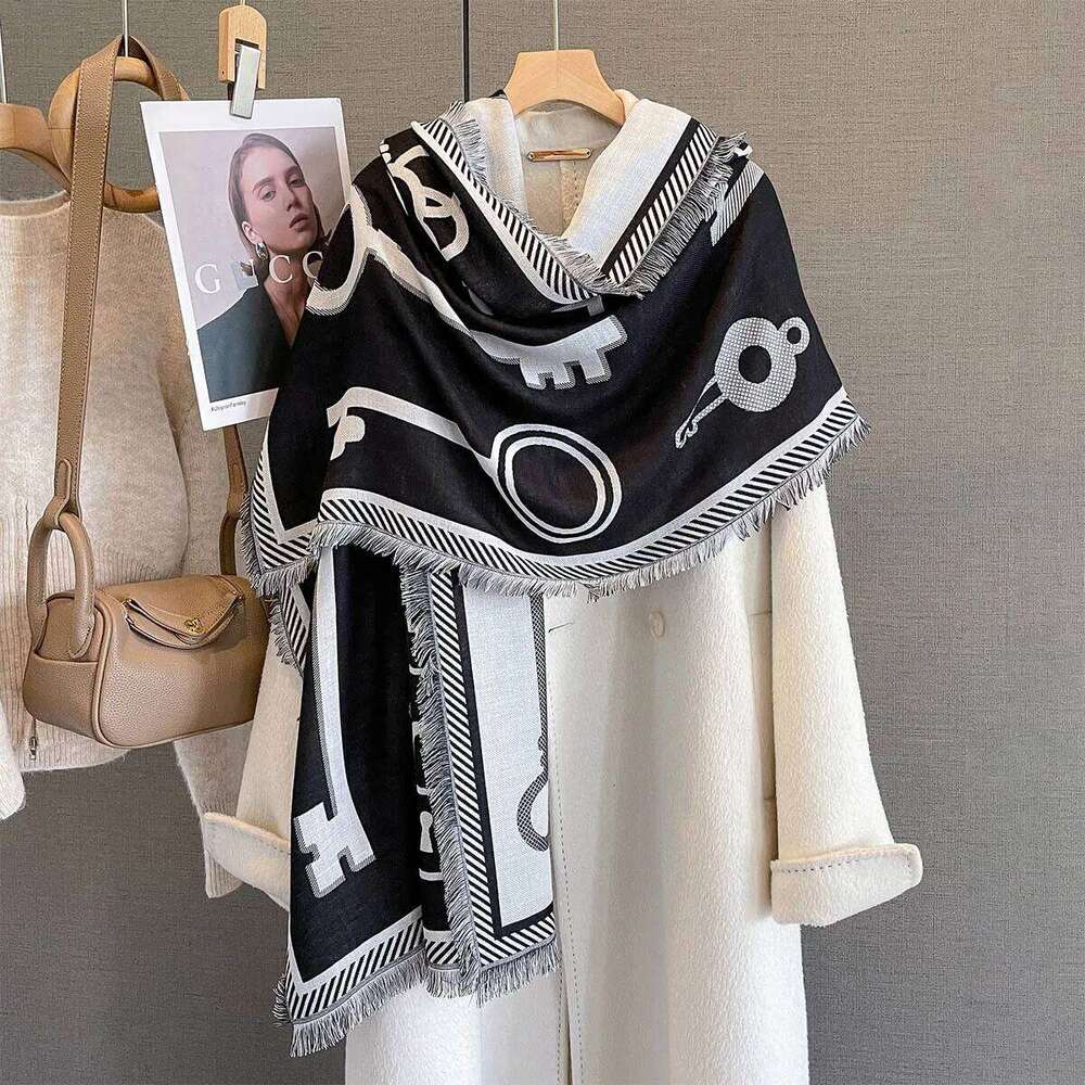Luxury Thickened Warm Key Print Scarf Women's Long Tassel Pashmina Shawl Faux Cashmere Warps Autumn Winter High Quality Blanket XJ260304