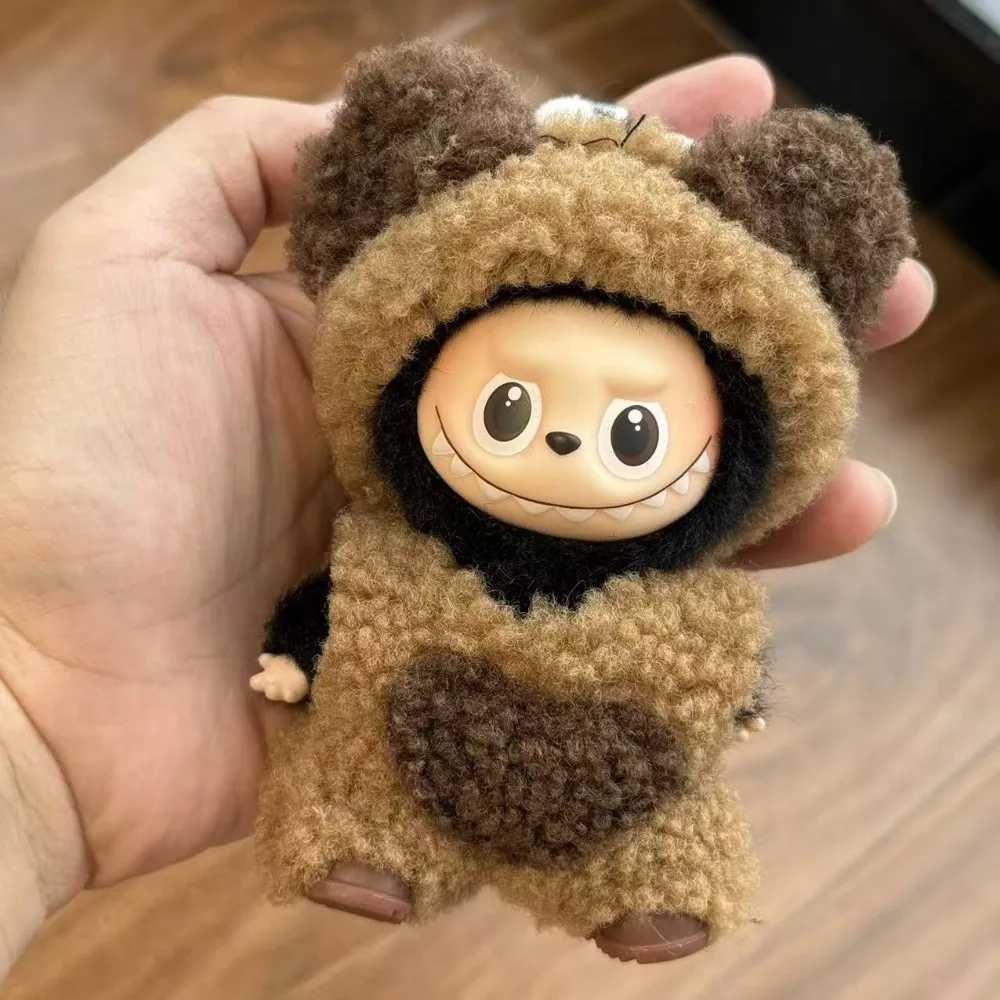 17cm Labubu V4 Luxury Pink Overalls & Hat Set, Cute Doll Outfit with Triangle Logo for The Monsters Pin AccessoriesT260304