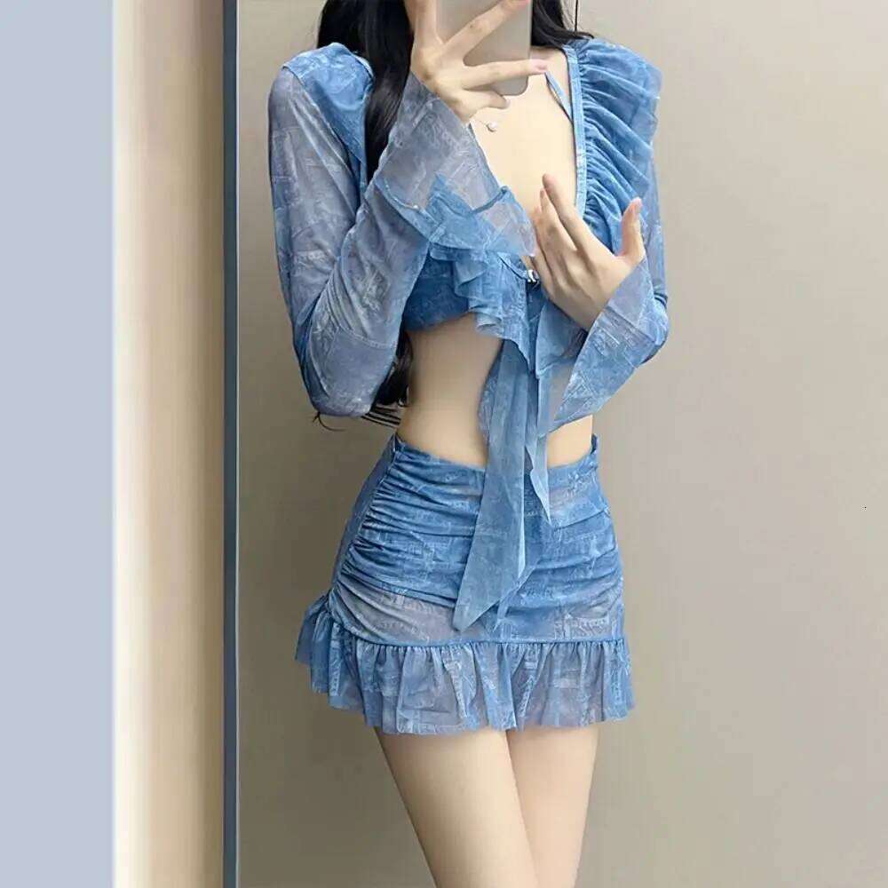 Trendy Sexy Design Halter Neck Split 4-Piece Set Long Sleeve Slimming Fit Two-Piece Bikini Beach Y260303