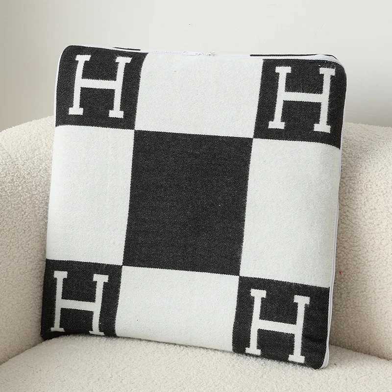 3in1 Pillow Blanket, Luxury Travel Cushion for Sofa Living Room BedroomT260304