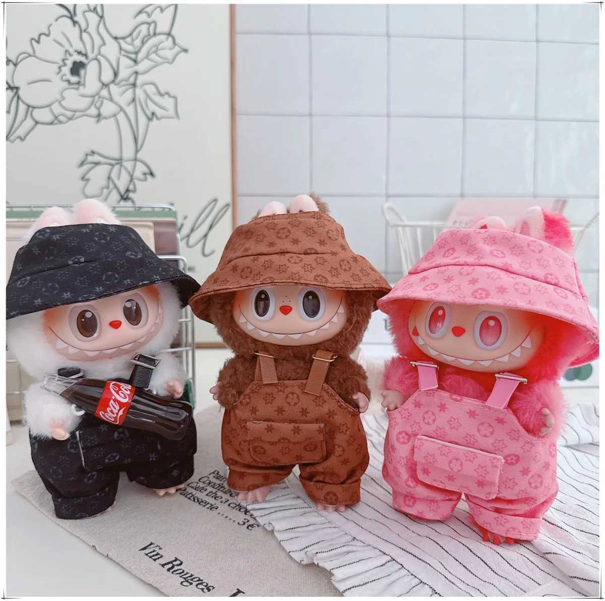 17cm Labubu Luxury Monogram Overalls & Fisherman Hat Set, Trendy Doll Outfit for V1 V2 V3 DIY AccessoriesT260304