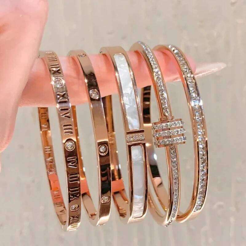 Titanium Steel Rose Gold Color Bangles for Women Girls Trend Waterproof Jewelry Luxury Sparkling Zircon Bracelet Bangle XJ260303