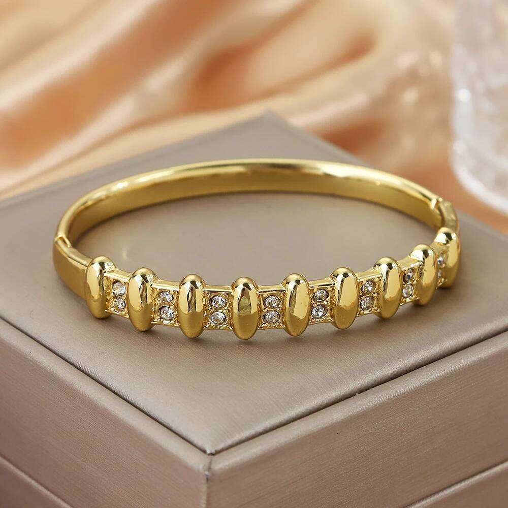 ZHIRUI Stainless Steel Women's Cuff Bracelet, Retro Geometric Inlaid Shiny Zircon Bangle, Exquisite Jewelry Gift XJ260303