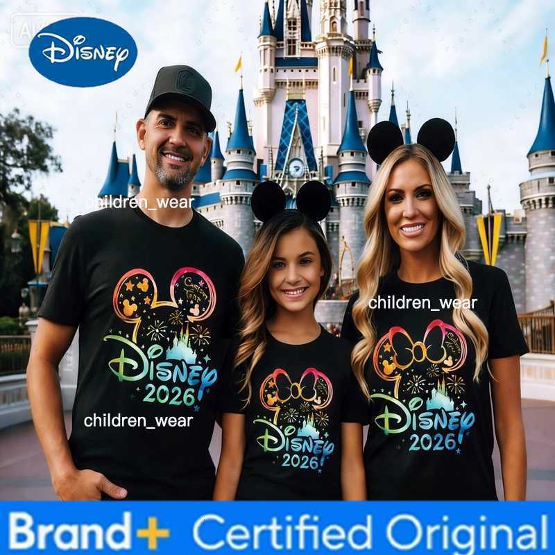 Disney 2026 Mickey And Minnie Gradient Graphic Printed Cotton T-Shirt Sweat Absorbing Family T-Shirt Clothing For Parents And Children H2603041