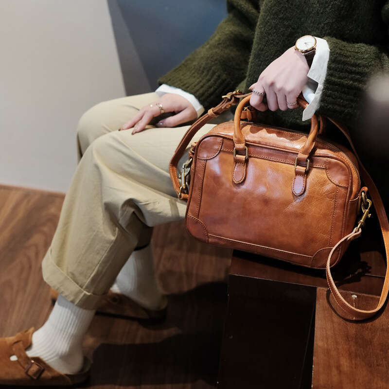 Luxury Shoulder Bags Totes Hobo High End Minimalist Crossbody Boston For Women Spring New Korean Style Vegetable Tanned Leather Fashion Handheld Singl