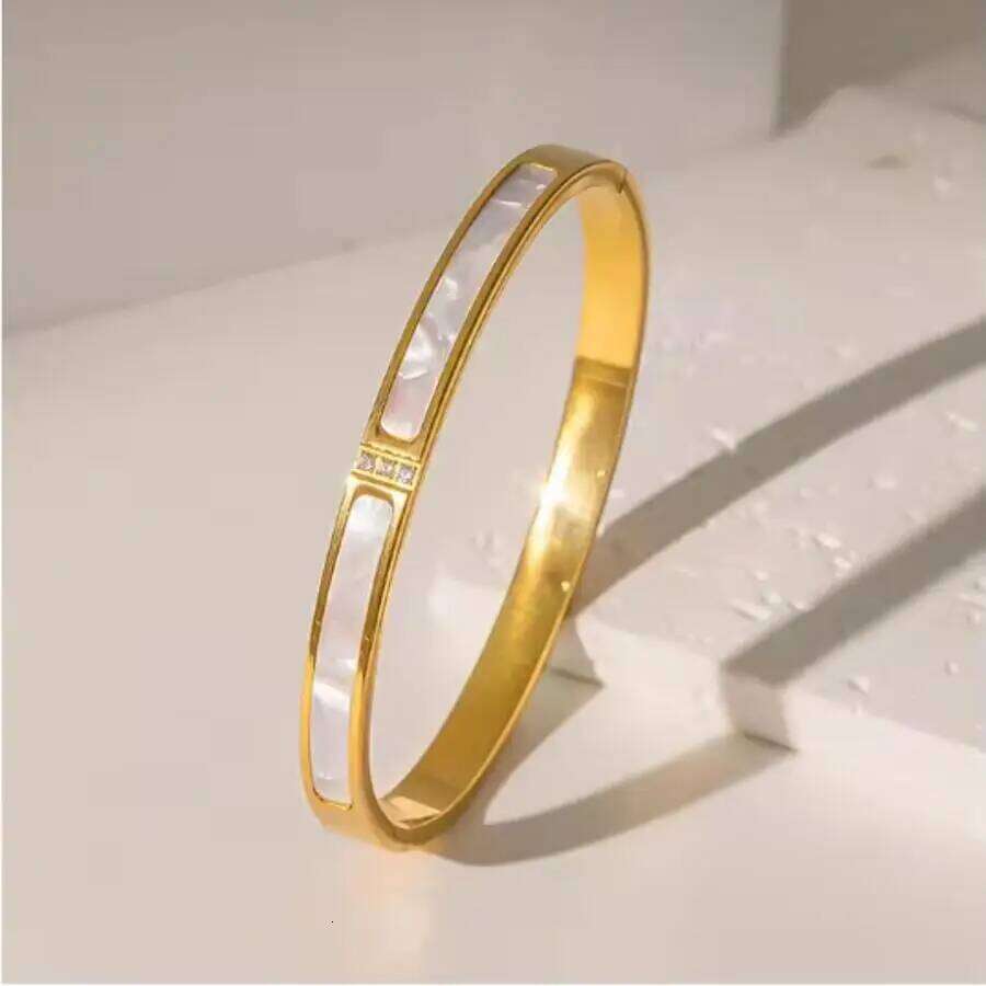 Stainless fashionable simple titanium steel bracelet, women's bracelet XJ260303