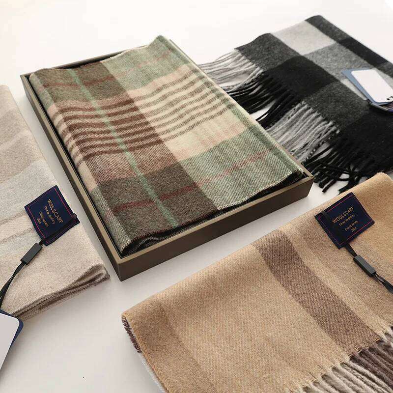 New Fashion Design Pure Wool Plaid Women Men Scarf British Classic Warm Couple Scarves High Quality Multicolored Tassel Muffler XJ260304