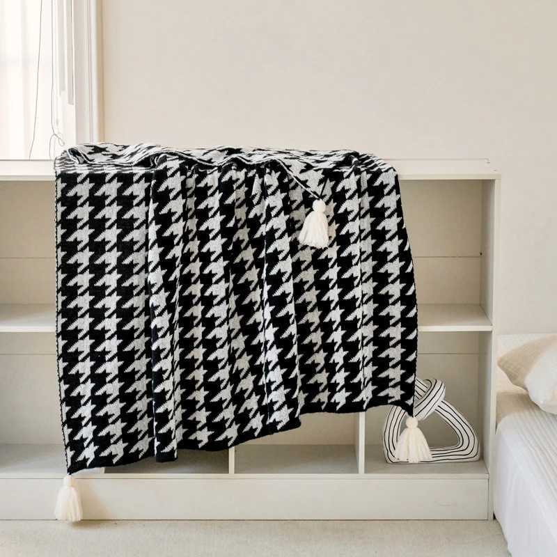 Black and White Houndstooth Pattern Knitted Throw Blanket Soft Cozy Bed Cover Home Decor Modern Living Room Sofa CoverT260304
