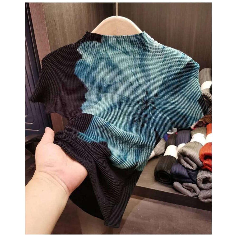 ZHE HAN Pleated Women's Slimming Fit T-Shirt 2025 New Print Stand Collar High Elasticity Short Sleeved Pullover Tops 2Db3039