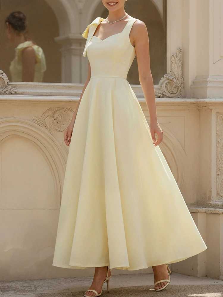 French style light solid color V-neCK sleeveless womens dress temperament commuting niche dress M260304