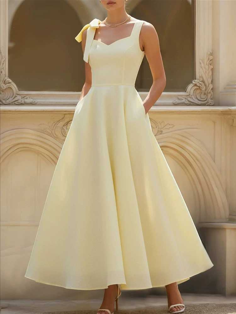 French style light solid color V-neCK sleeveless womens dress temperament commuting niche dress M260304