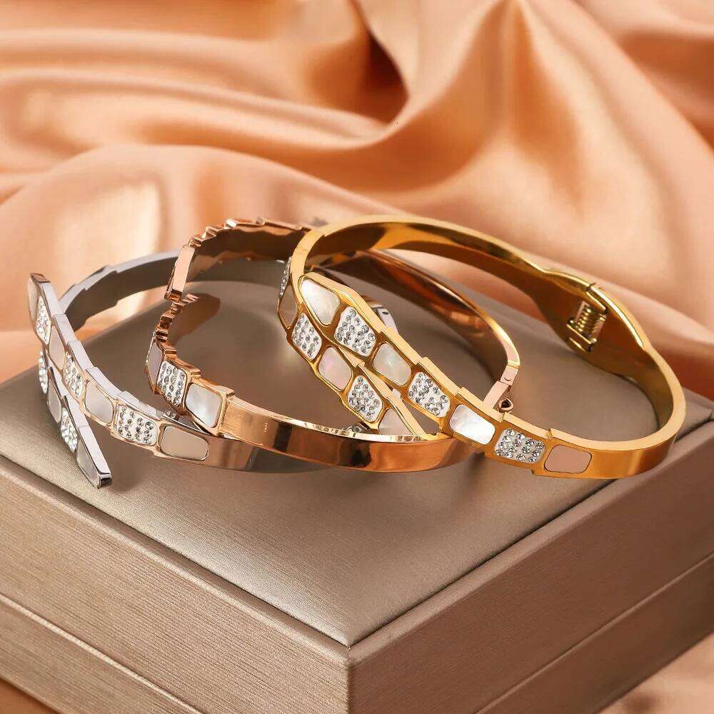 Shell Snake Bone Fashion Bracelet with Open Stainless Steel Bangle For Women, Cool Style, Personalized Jewelry Accessories XJ260303