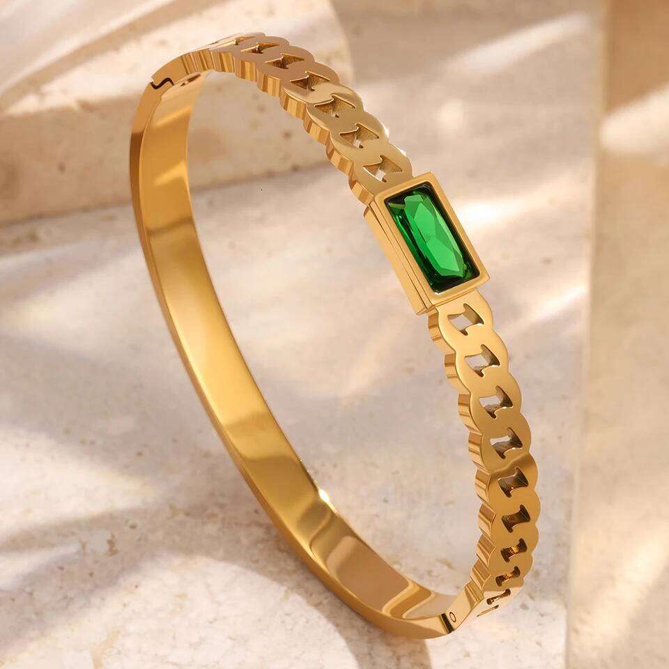 Fashionable High-end Emerald Stainless Steel Bracelets Suitable For Banquets, Parties, Travel Clothes And Jewelry XJ260303