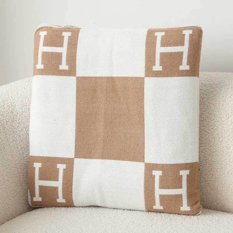 3in1 Pillow Blanket, Luxury Travel Cushion for Sofa Living Room BedroomT260304