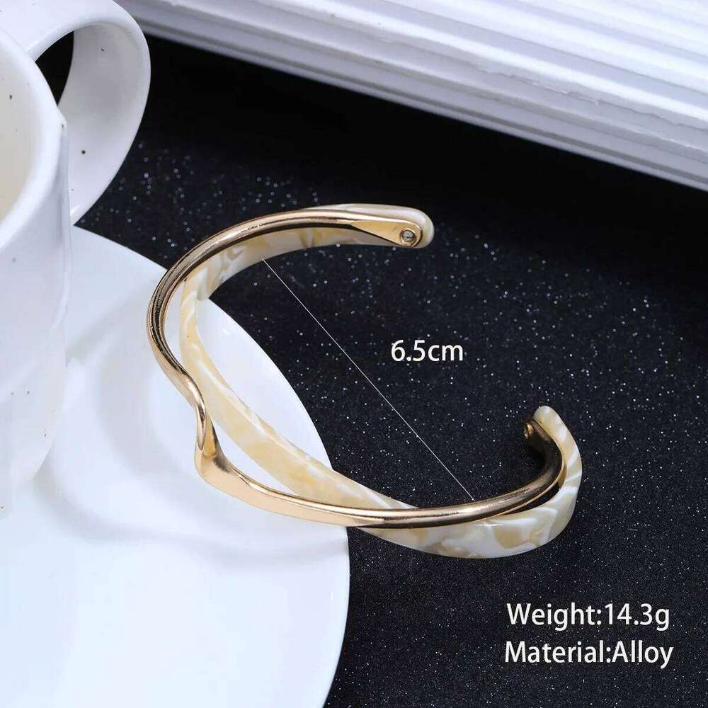 Korea Light Luxury White Shellfis Board Bracelet Bend Metallic Texture Bracelets Set for Women Fashion Jewelry Gifts Wholesale XJ260303