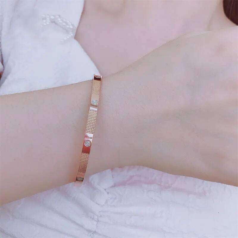 Creative 585 Purple Three Color Circular Plated 14K Rose Gold for Women Charms Bracelet Fashion Banquet Jewelry XJ260303