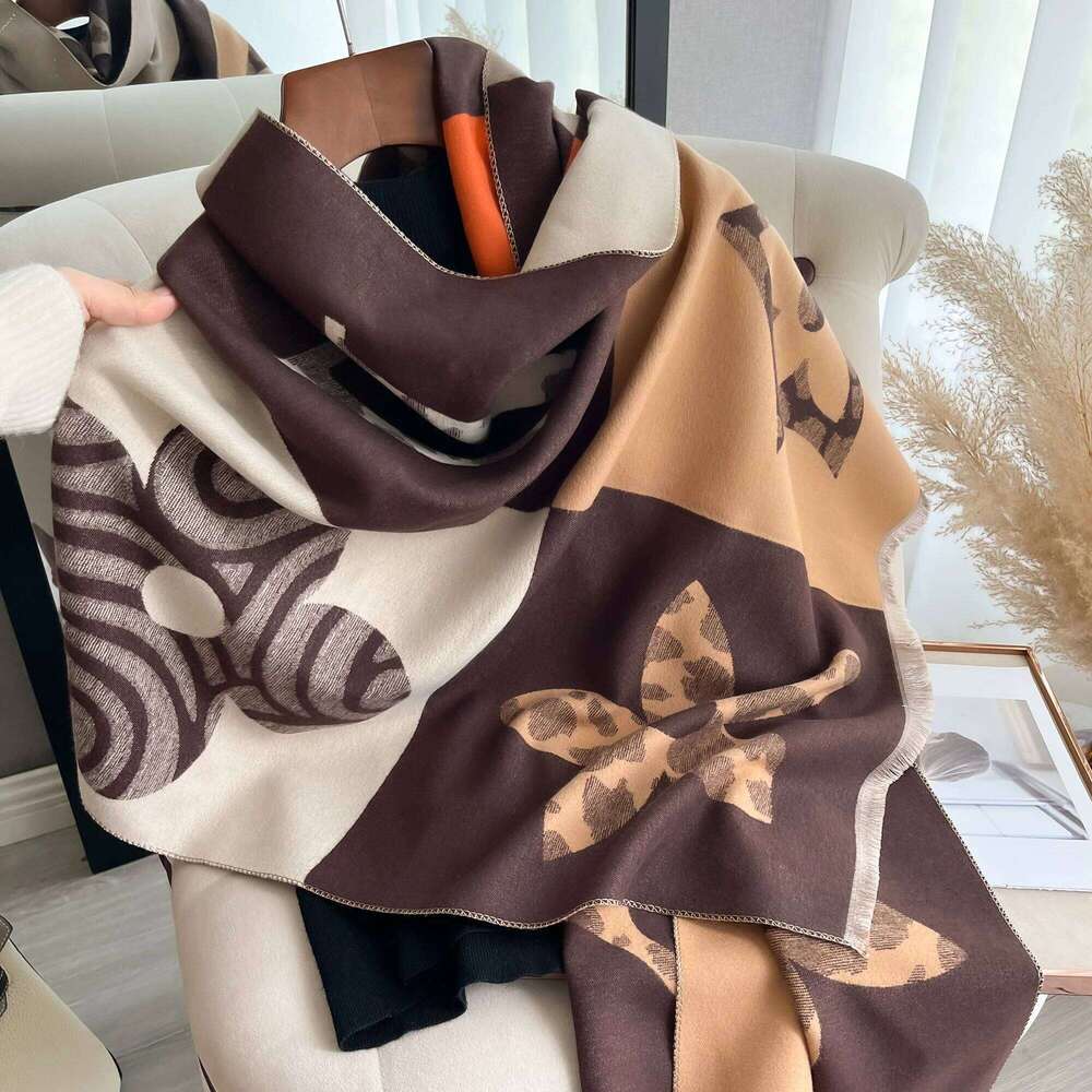 Warm Cashmere Blanket Women Travel Winter Scarf Fashion Pashmina Thick Shawl Wraps With Tassel Casual Bufanda Poncho New XJ260304