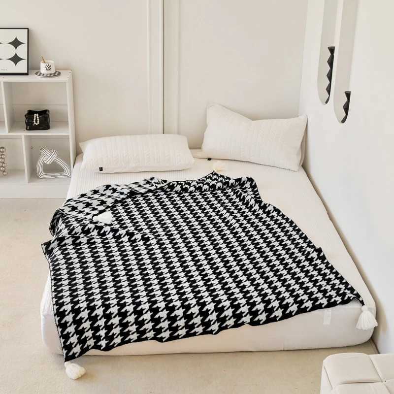 Black and White Houndstooth Pattern Knitted Throw Blanket Soft Cozy Bed Cover Home Decor Modern Living Room Sofa CoverT260304