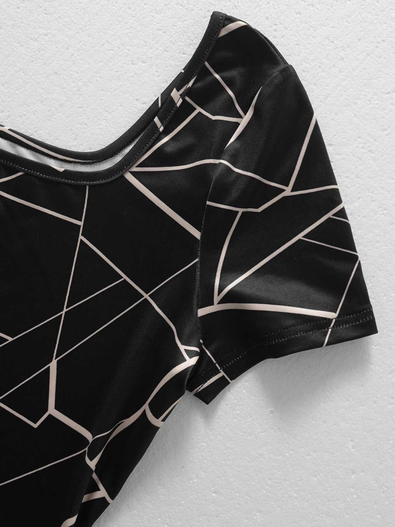 Women Dress Square Neck Short Sleeve Geometric Print Bodycon Mini Dress Sleek Spring Summer Chic Party Club Night Out Flattering M260304