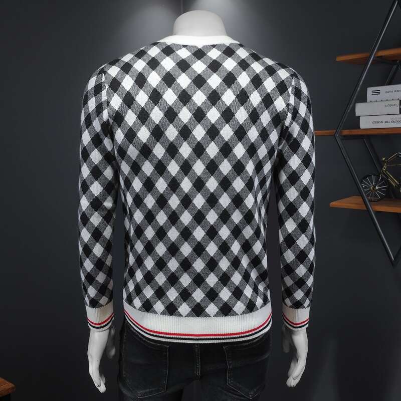 American European Autumn And Winter New Men's Sweater Knitted Pullover With Round Neck Plaid Slim Fit Plus Size Light Luxury Knitwear Luanyun