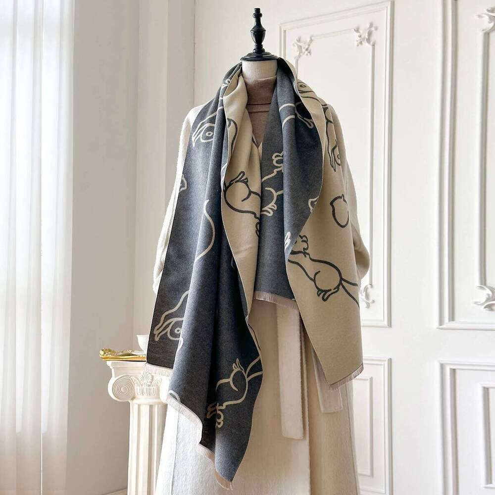 New Luxury Winter Cashmere Little Squirrel Print Scarf Women Warm Pashmina Poncho Scarves Fashion Shawl Thick Foulard Bufanda XJ260304