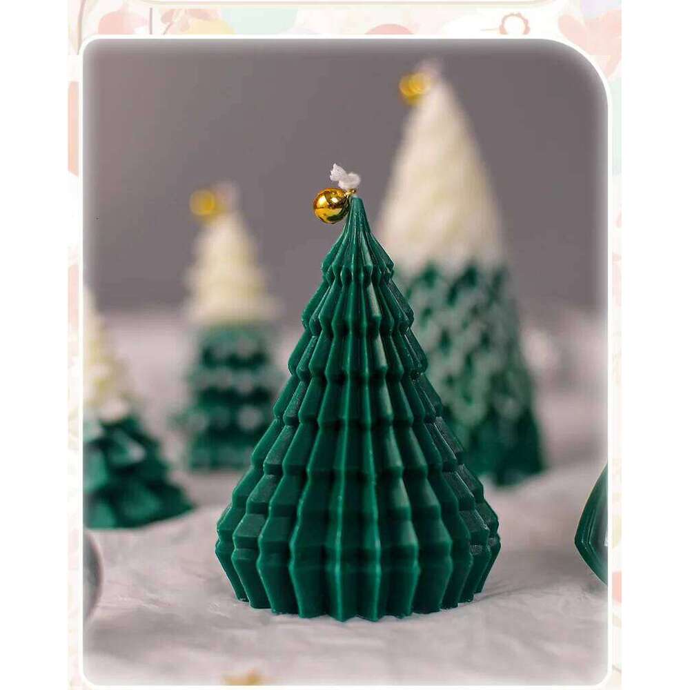 Tree Soy Wax Candle, Handmade Scented Christmas Holidays, Home Decoration for Women and Men, Holiday Gift W260304