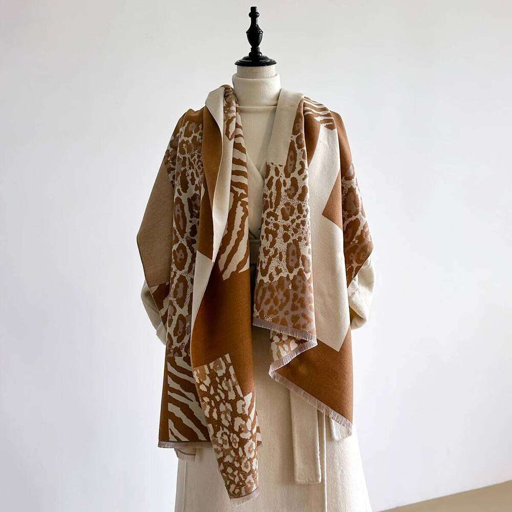 New Brand Elegance Two-Sided Leopard Print Scarf Soft Warm Fringe Pashmina Shawl Autumn and Winter Coldproof Windproof Blanket XJ260304