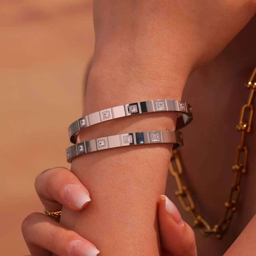 62mm Real Gold PVD Plated Stainless Steel Shining Zircon Bracelet Bangle Tarnish Resistant Texture Personalized Wrist Jewelry XJ260303