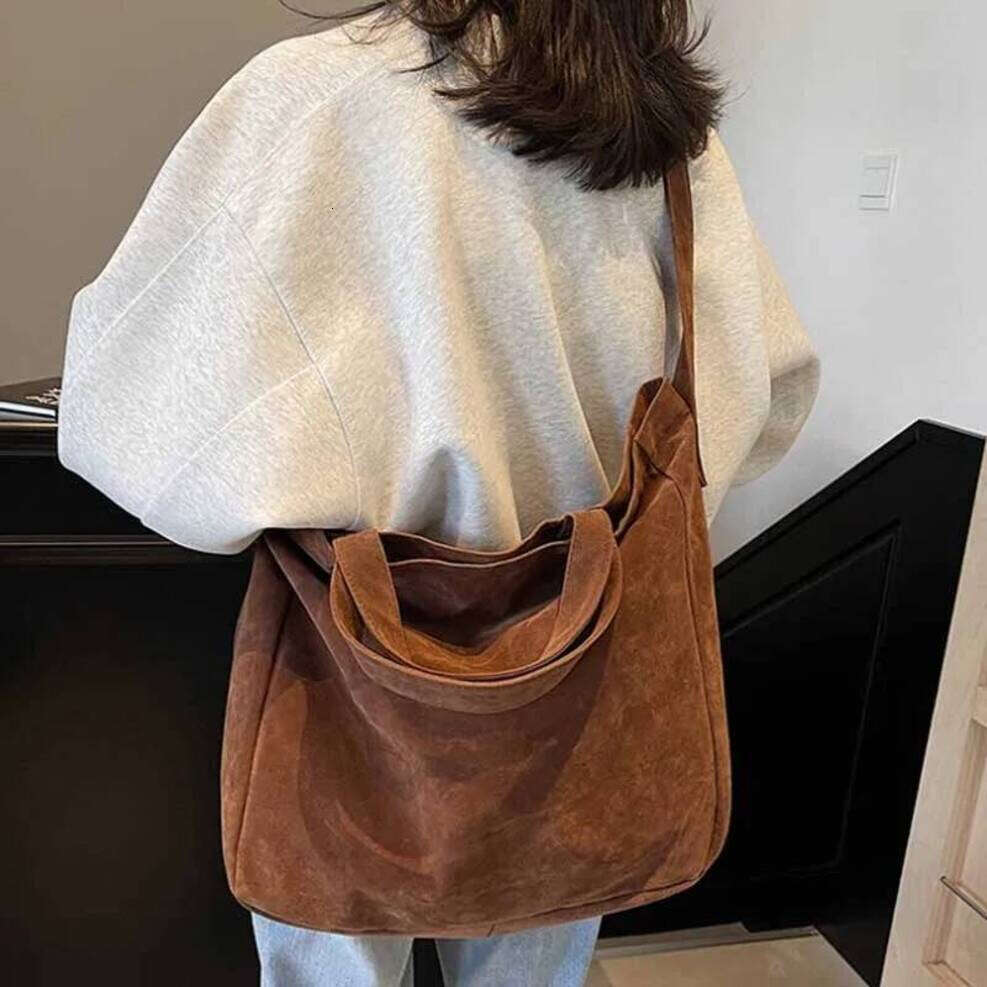 OLOEY Large Capacity Velvet 2026 Hot Selling Tote Zipper Solid Color Popular Fashion Handbag Soft Simple Commuting Shoulder Bag