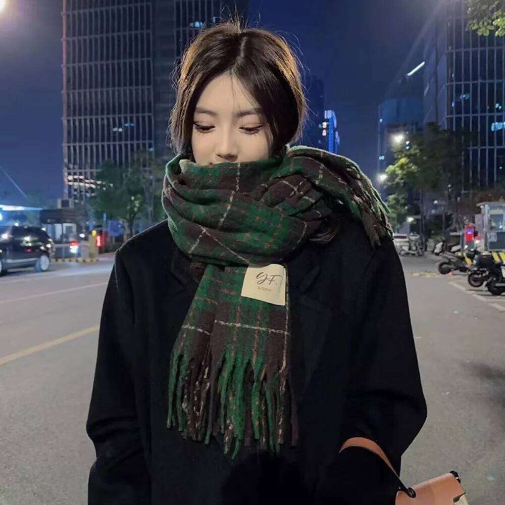 Women's Cashmere Scarf Green Plaid Vintage Winter Korean Thick Warm Long Tassel Shawl Neck Christmas Gift Fashion Accessories XJ260304