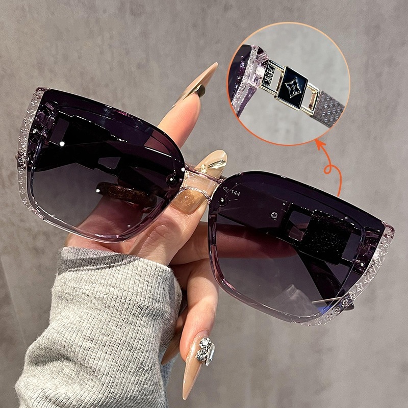 New Fashion Large Frame Outdoor Sports Sunglasses Fashion Simple Sunshade Sunglasses High End Personalized Trendy Brand Designer Sunglasses Wholesale
