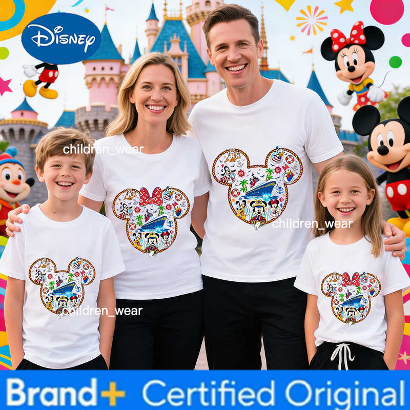 Disney 2026 Summer Mickey Graphic T-shirt Parent-child Family Adult Children Fashion Cotton Short-sleeved Loose Casual Shirt H260304