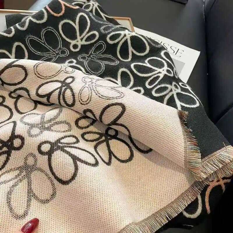 Retro High-End Women's Long Scarf Shawl Imitating Cashmere Geometric Lines Fashionable Warm Soft Autumn Winter Accessory XJ260304