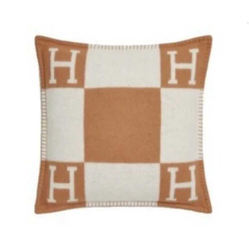 Luxury Cashmere Blend Blanket Soft Warm for Office Nap and Home SofaT260304