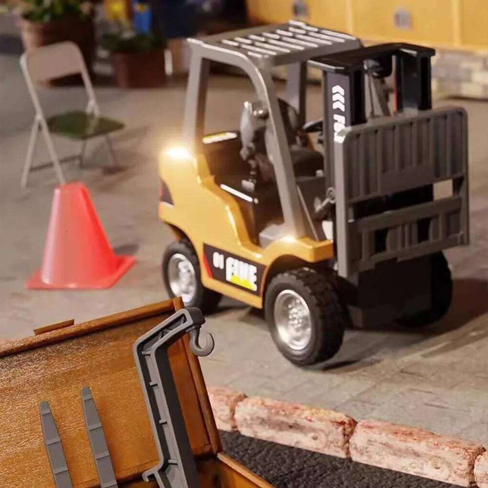 Mini Alloy Forklift 1/64 RC Engineering Vehicle Bluetooth Remote Control Toy With Multiple Brackets Detachable HG4 For Children Z260303