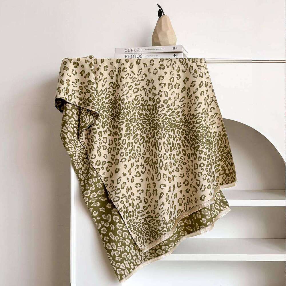 New Luxury Winter Leopard Two-Sided Cashmere Jacquard Scarves High Quality Women Thicken Wrap Shawl Ladies Wool Pashmina Scarf XJ260304