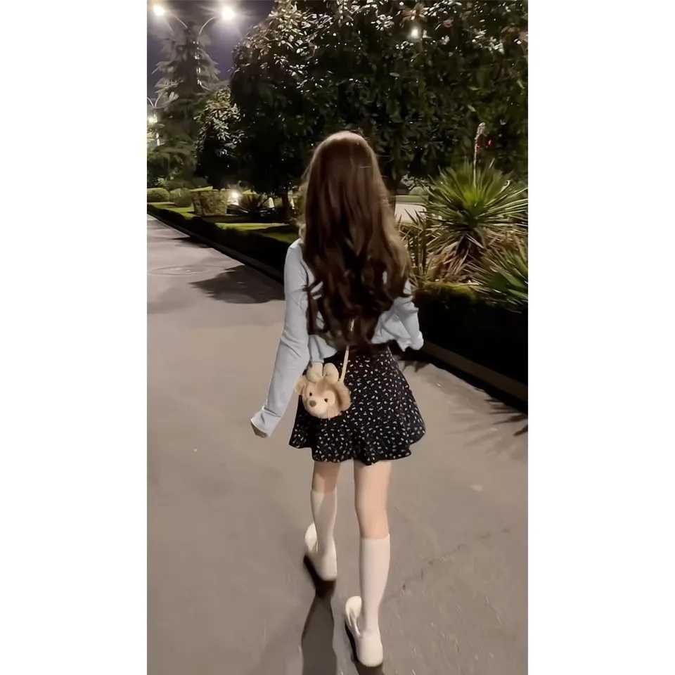 Sweet Spicy Strappy Mini Bodycon Dress Beach Cover-Up for Women Fashionable Fall New Arrivals French Floral Print Waist-Defining M260304