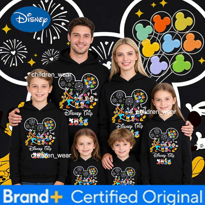 Disney 2026 Autumn Winter Premium Cotton Parent-Child Hoodies Warm Friends Fireworks Print Family Matching Hooded Sweatshirts H260304
