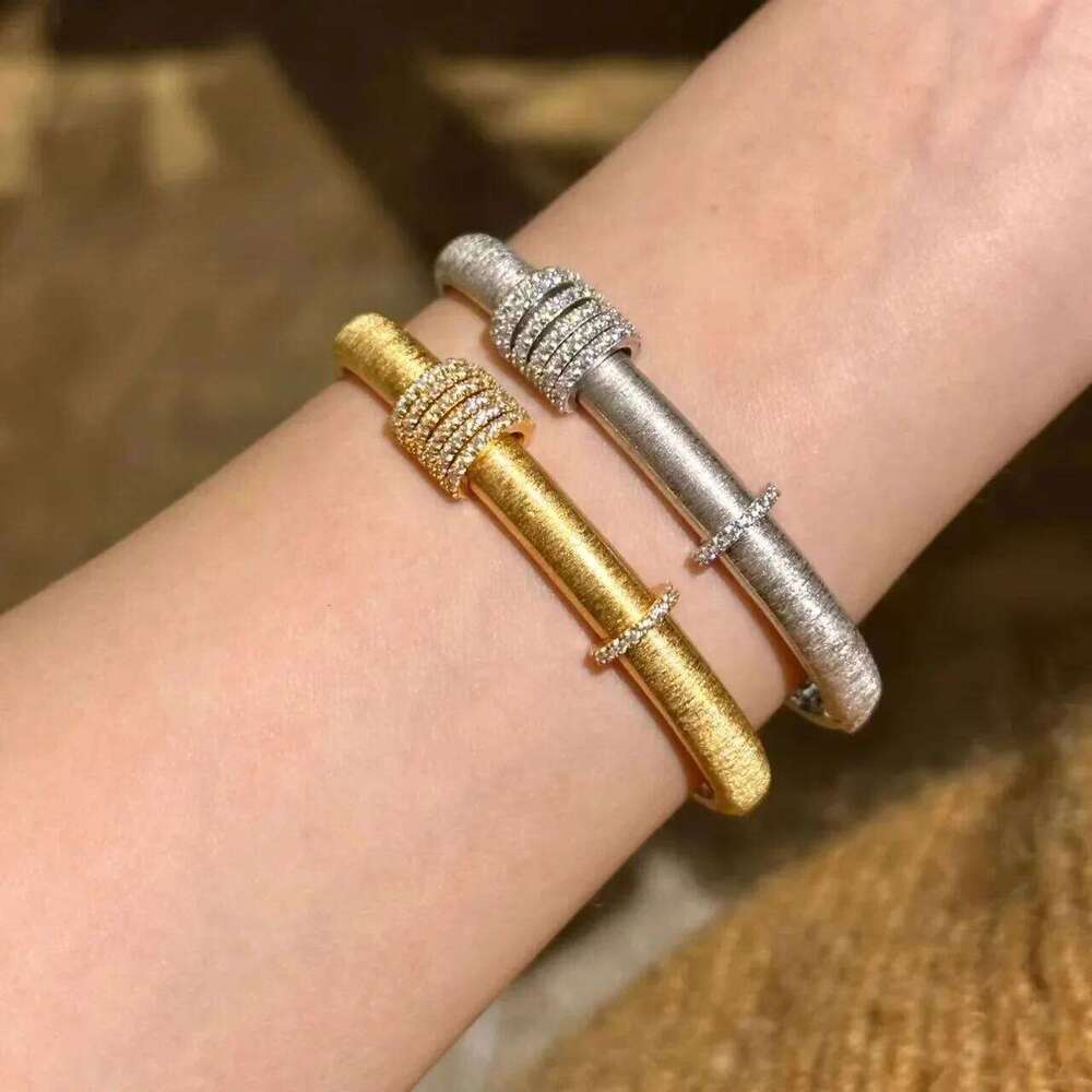 2025 Hot selling Italian hand-brushed craft palace style two-color bracelet ring set women's fashion luxury jewelry party gift XJ260303