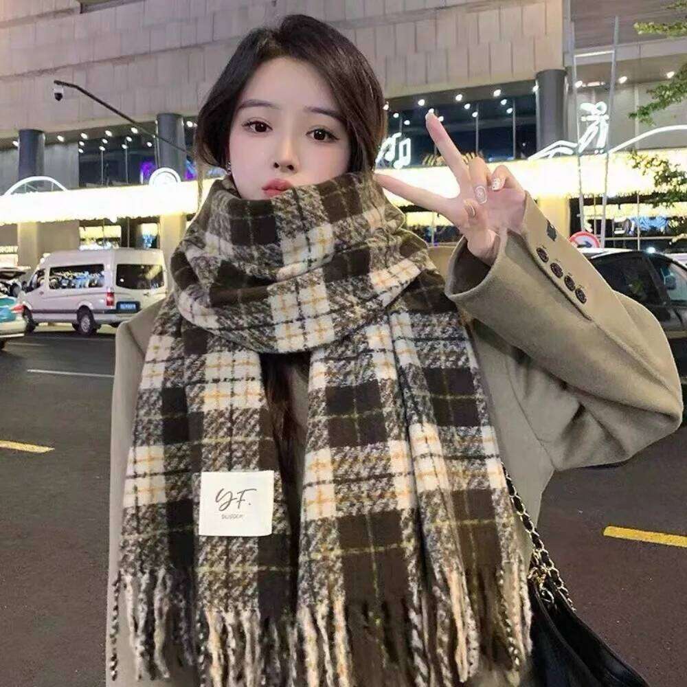 Women's Cashmere Scarf Green Plaid Vintage Winter Korean Thick Warm Long Tassel Shawl Neck Christmas Gift Fashion Accessories XJ260304