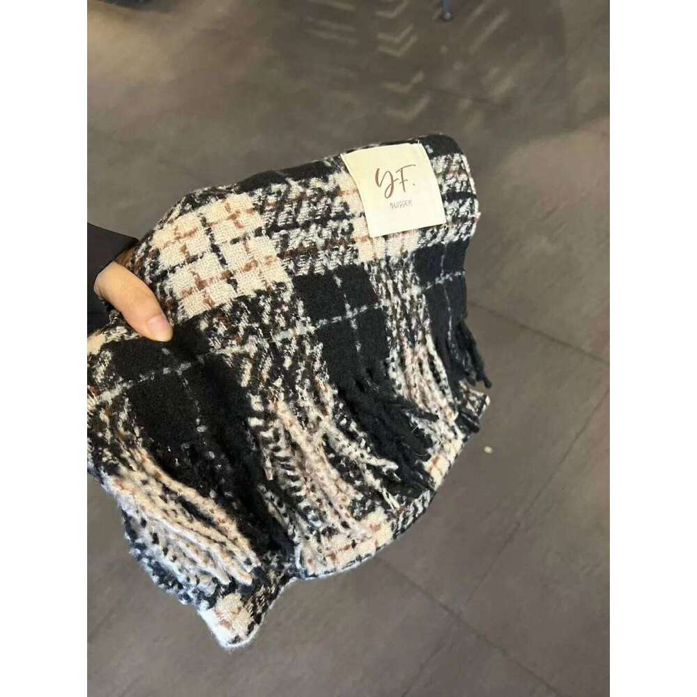 Women's Cashmere Scarf Green Plaid Vintage Winter Korean Thick Warm Long Tassel Shawl Neck Christmas Gift Fashion Accessories XJ260304