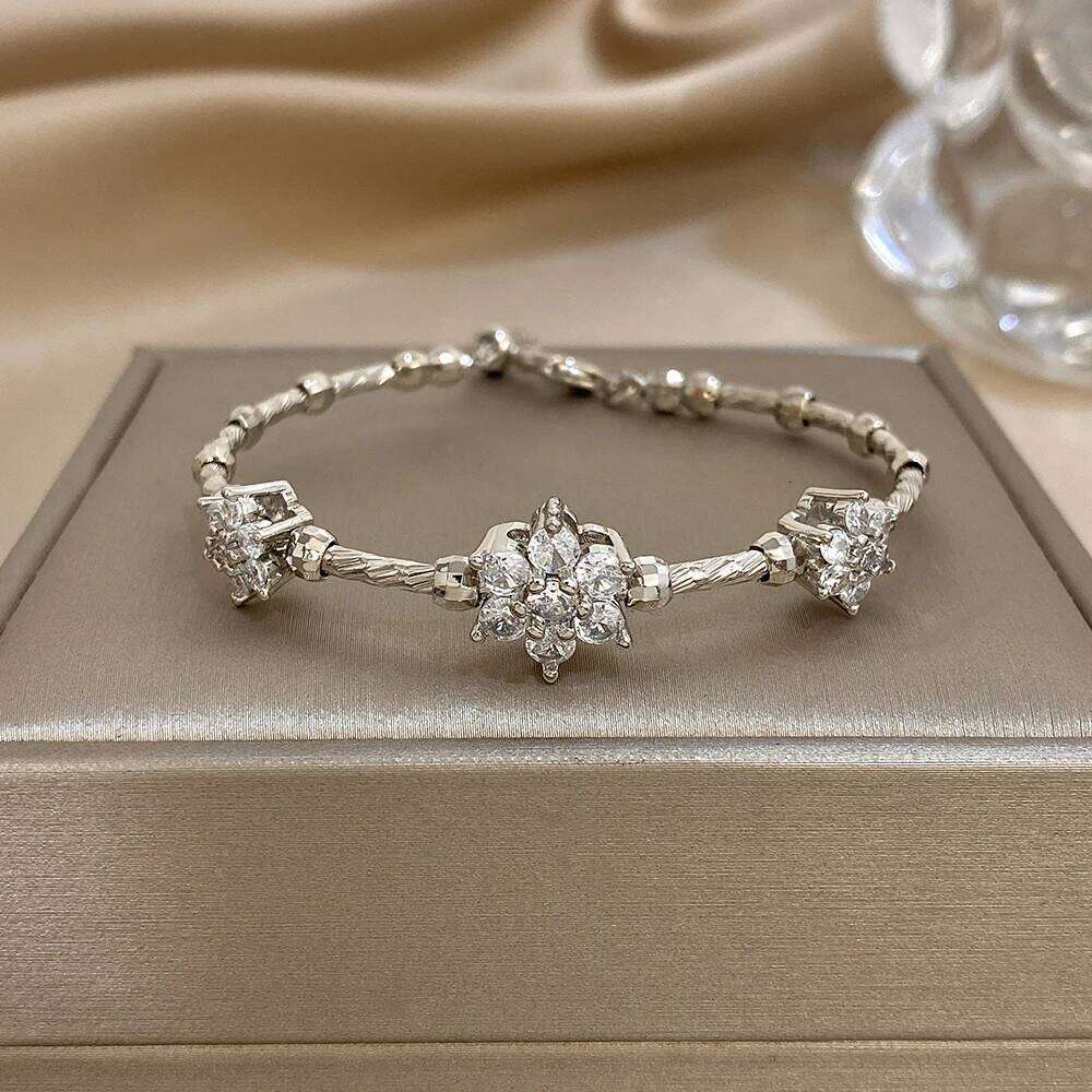 Exquisite Zircon Flower Adjustable Bracelets for Women Elegant Gold Silver Color Copper Twisted Bracelet Party Jewelry Gifts XJ260303