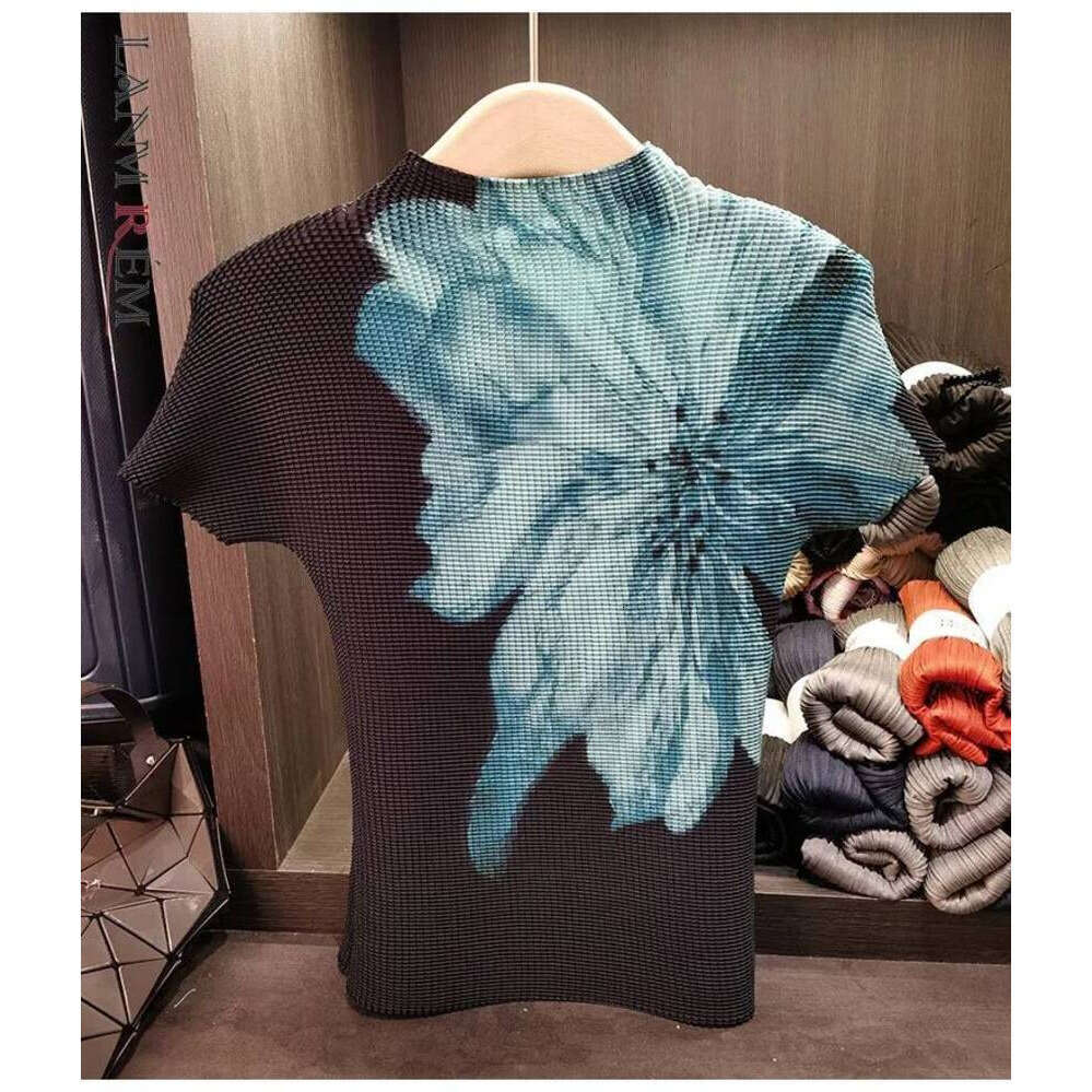 ZHE HAN Pleated Women's Slimming Fit T-Shirt 2025 New Print Stand Collar High Elasticity Short Sleeved Pullover Tops 2Db3039