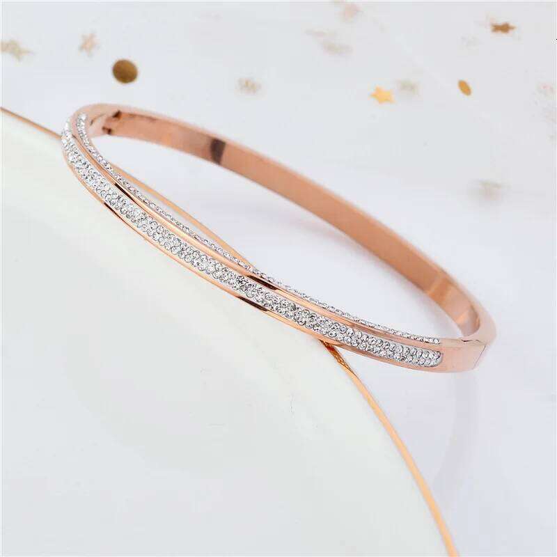 Classic starry sky Bangles for Women Trend Gold Plated Stainless Steel 18K gold sparkles Bracelet Trendy Woman Gifts Jewelry XJ260303