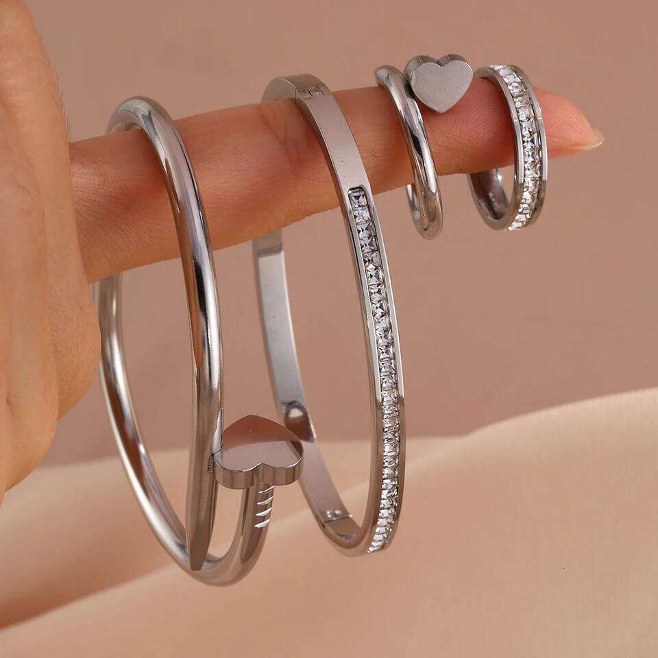 Yupsk 4Pcs Classic Heart Shaped Nail Head Closed Bracelet Ring Set for Women Waterproof Stainless Steel Jewelry New XJ260303