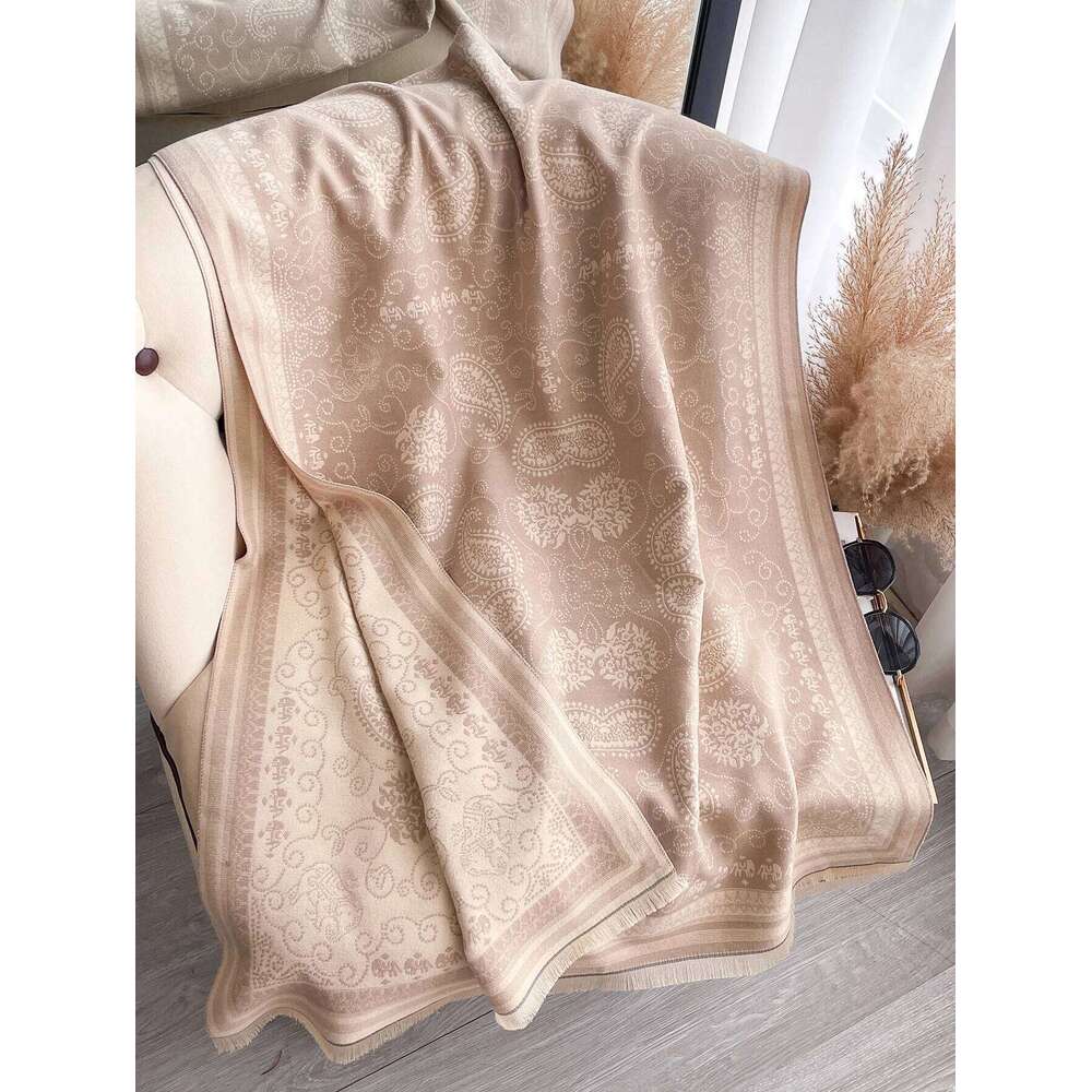 New Bandanna Design Winter Two-Sided Cashmere Jacquard Scarves High Quality Women Thicken Wrap Shawl Ladies Wool Pashmina Scarf XJ260304