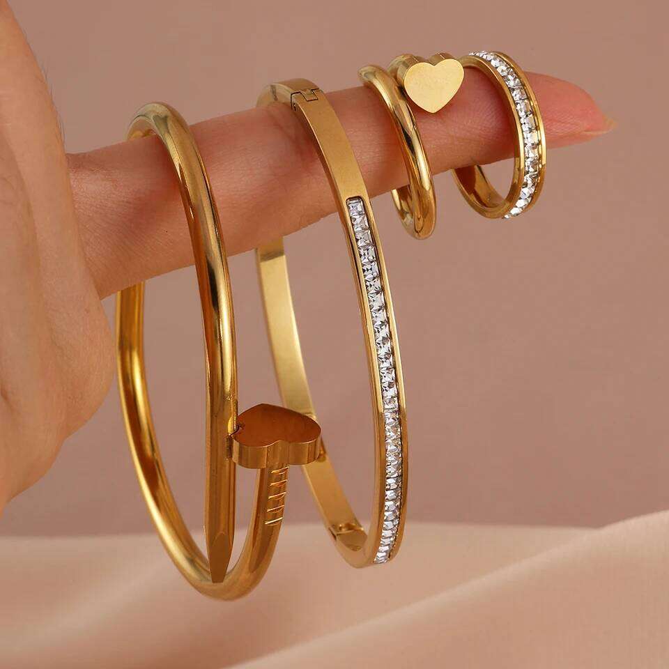 Yupsk 4Pcs Classic Heart Shaped Nail Head Closed Bracelet Ring Set for Women Waterproof Stainless Steel Jewelry New XJ260303